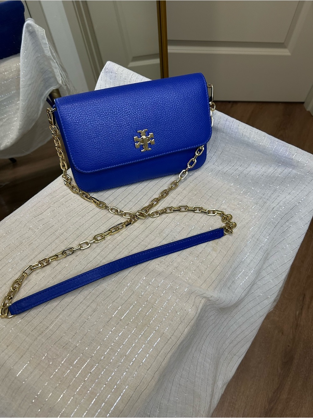 Tory Burch Britten Chain Wallet Crossbody – Fresh Blueberry / Bluewood Blue 💙